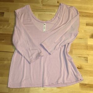 Fabletics quarter sleeve tee